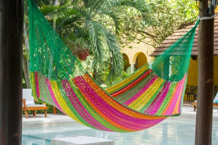 King Size Outdoor Cotton Hammock in Radiante - Image 3